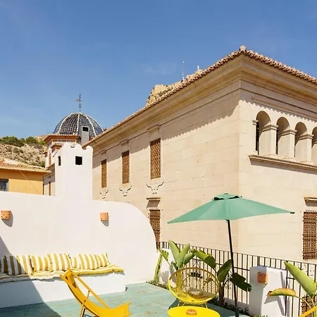 With Exceptional Charm In Historic Center Of Alicante