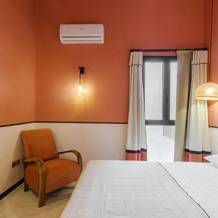 With Exceptional Charm In Historic Center Of Alicante