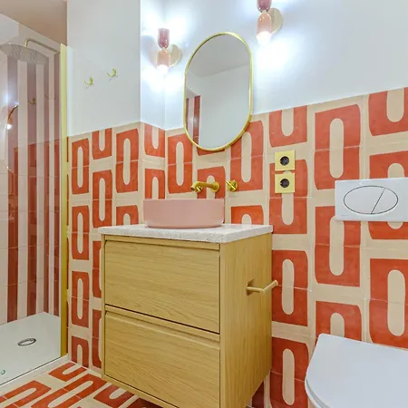 Appartement With Exceptional Charm In Historic Center Of *