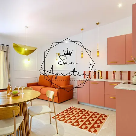 Appartement With Exceptional Charm In Historic Center Of Alicante